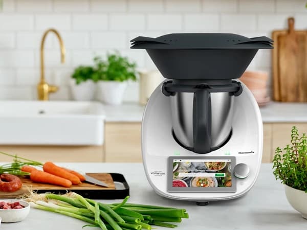 TM6 Küchenmaschine samt Varoma-Aufsatz
